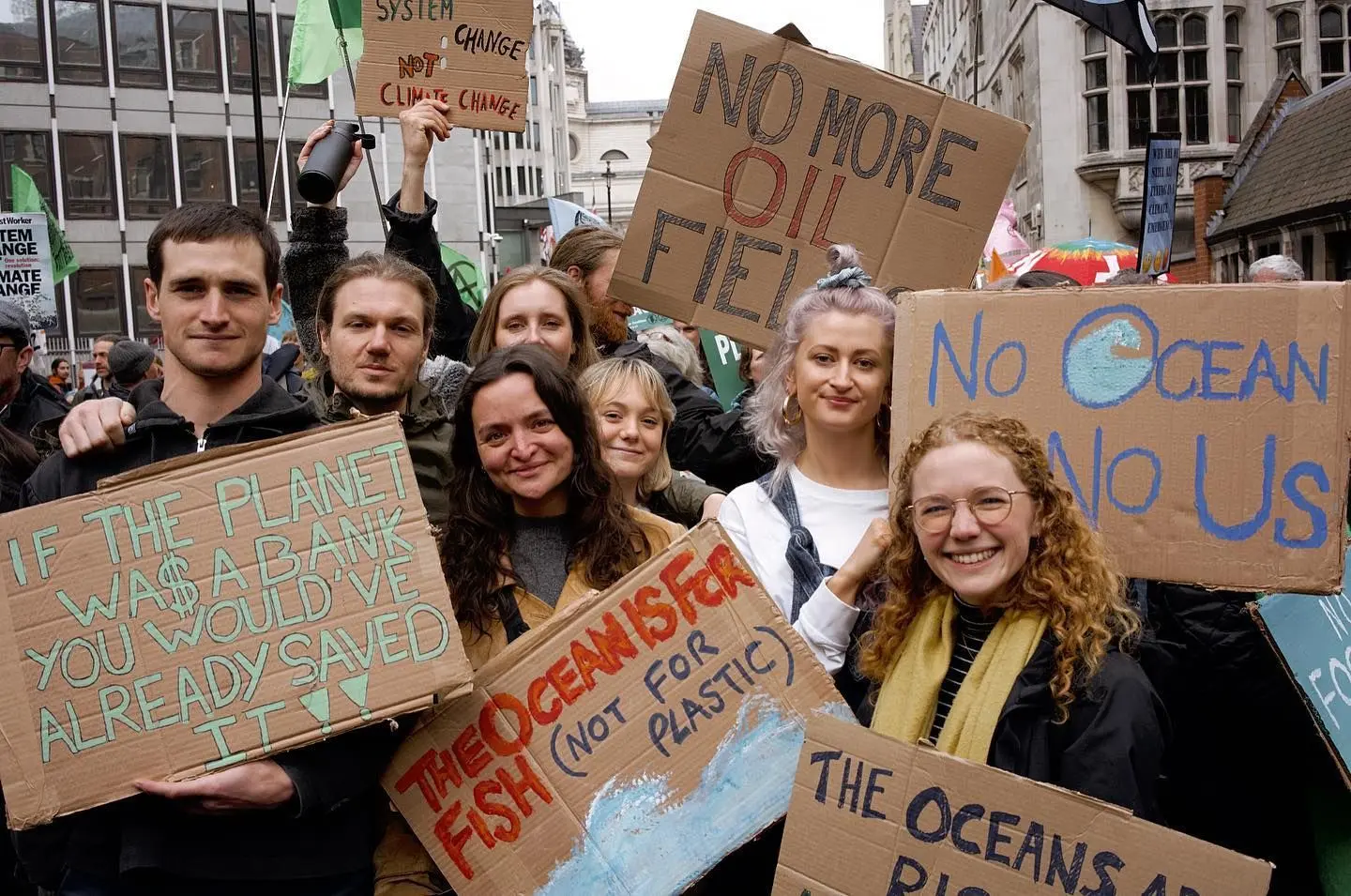 "We don’t need a handful of people doing sustainability perfectly, we just need millions of people doing it imperfectly”. The Ocean Bottle team attended #thebigone to show the world that together we CAN turn the tide on plastic pollution 🙏🌊
